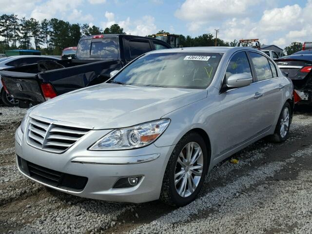 KMHGC4DFXBU138695 - 2011 HYUNDAI GENESIS 4. SILVER photo 2