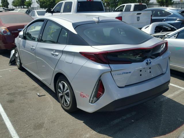 JTDKARFP3H3054899 - 2017 TOYOTA PRIUS PRIM 银色 照片 3