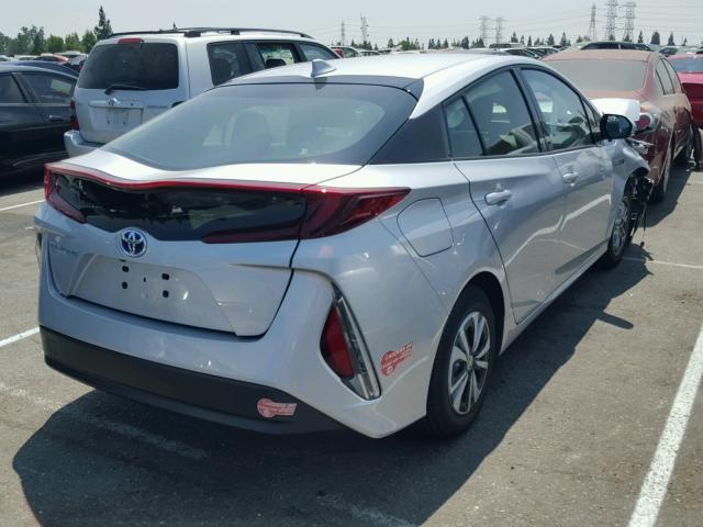 JTDKARFP3H3054899 - 2017 TOYOTA PRIUS PRIM 银色 照片 4