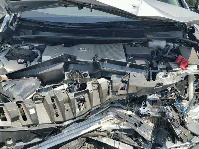 JTDKARFP3H3054899 - 2017 TOYOTA PRIUS PRIM 银色 照片 7