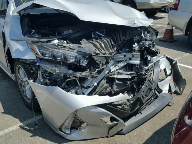 JTDKARFP3H3054899 - 2017 TOYOTA PRIUS PRIM 银色 照片 9