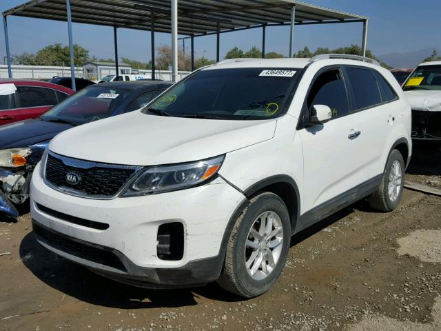 5XYKT4A68EG482437 - 2014 KIA SORENTO WHITE photo 2