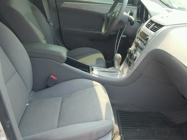 1G1ZA5E04AF286131 - 2010 CHEVROLET MALIBU LS თეთრი ფოტო 6
