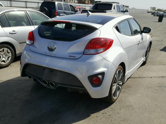 KMHTC6AE2HU313469 - 2017 HYUNDAI VELOSTER T SILVER photo 4