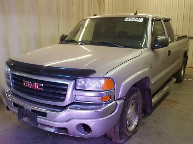 1GTEK19T64E267185 - 2004 GMC NEW SIERRA SILVER photo 2