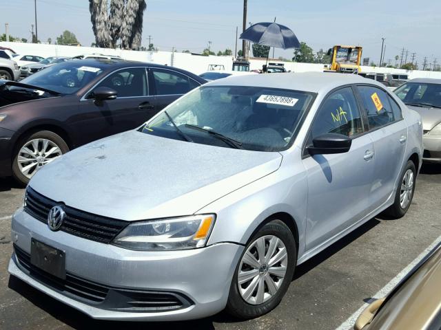 3VW2K7AJ7EM240666 - 2014 VOLKSWAGEN JETTA BASE 银色 照片 2