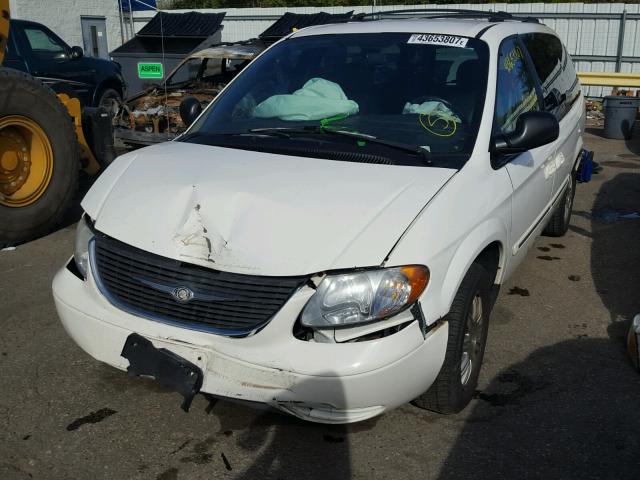 2C4GP54L24R617679 - 2004 CHRYSLER TOWN & COU WHITE photo 2