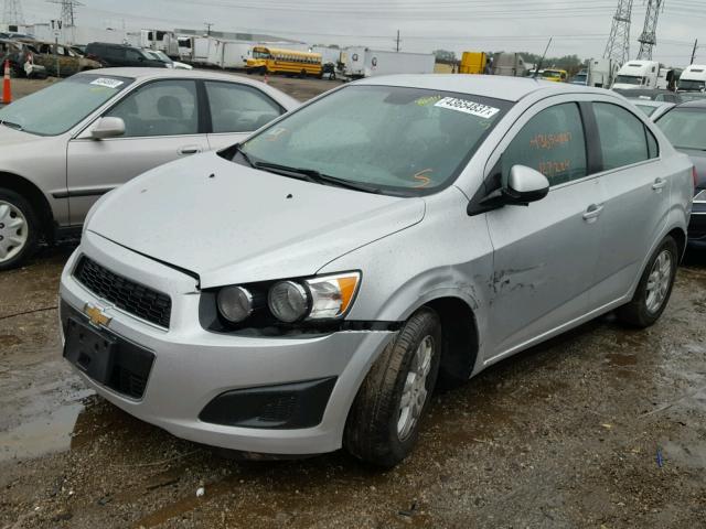 1G1JC5SH5C4151708 - 2012 CHEVROLET SONIC SILVER photo 2