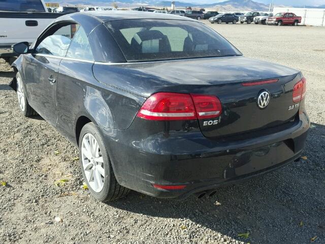 WVWBW7AH8CV006303 - 2012 VOLKSWAGEN EOS KOMFOR BLACK photo 3