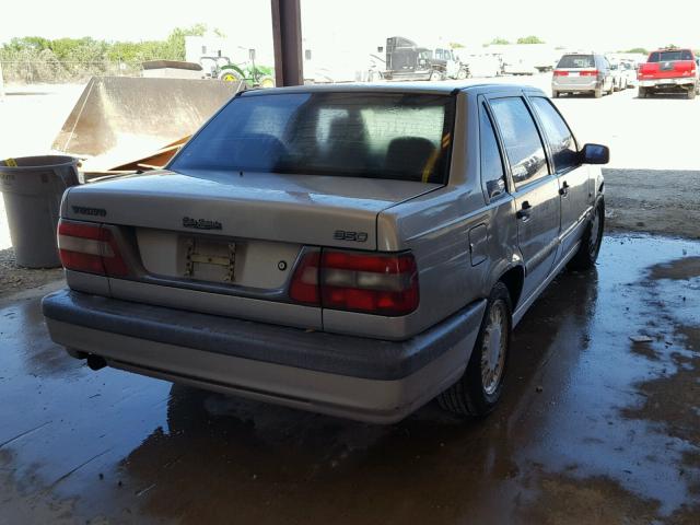 YV1LS5535S2260600 - 1995 VOLVO 850 BASE SILVER photo 4