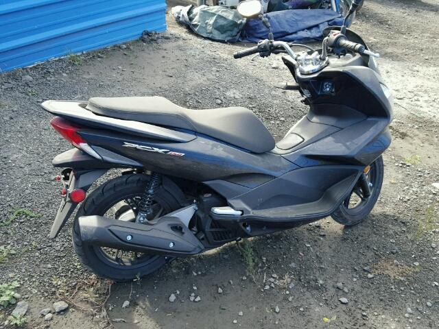 RLHKF1803HY200787 - 2017 HONDA PCX 150 BLACK photo 4