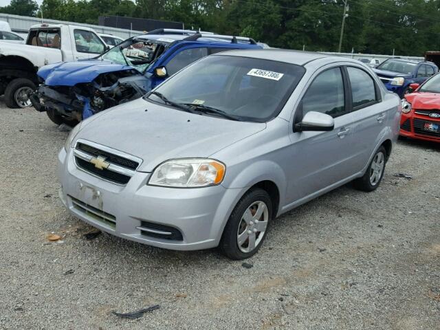 KL1TD5DE9AB086569 - 2010 CHEVROLET AVEO LS SILVER photo 2