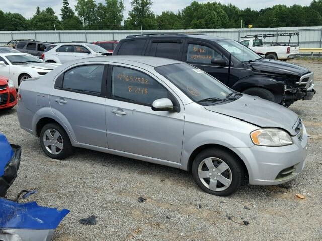 KL1TD5DE9AB086569 - 2010 CHEVROLET AVEO LS SILVER photo 9