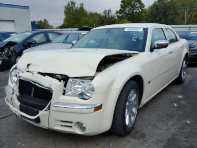 2C3LA63H96H278189 - 2006 CHRYSLER 300C WHITE photo 2