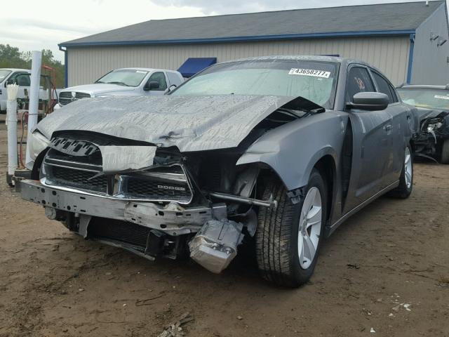 2B3CL3CG1BH581846 - 2011 DODGE CHARGER GRAY photo 2