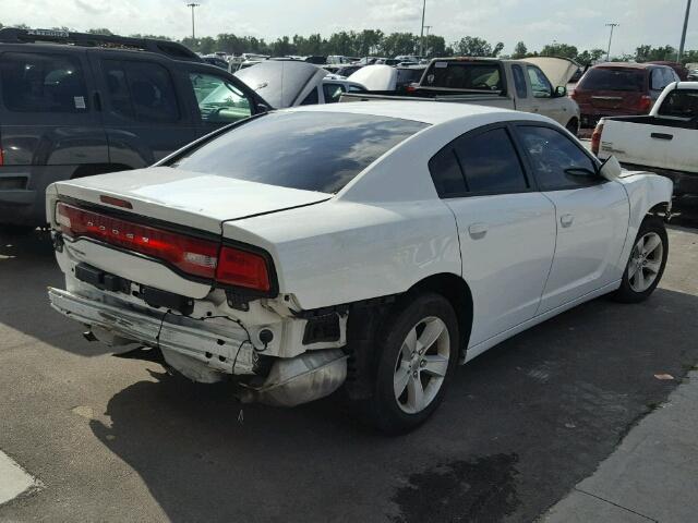 2C3CDXBG6EH193394 - 2014 DODGE CHARGER WHITE photo 4