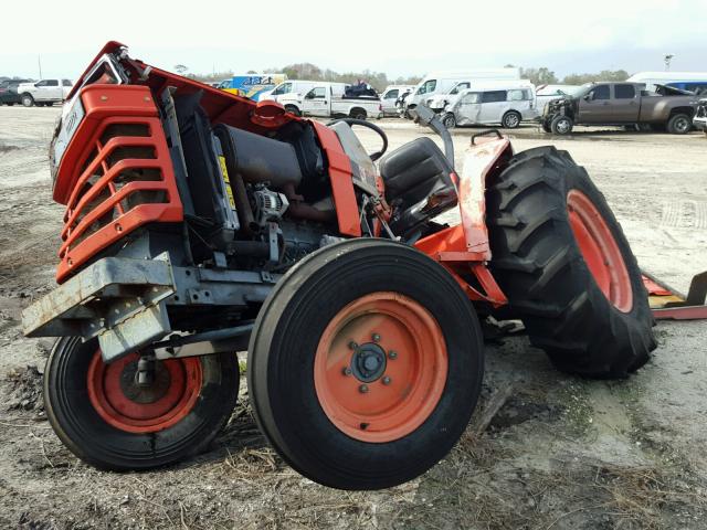 L4300E10070 - 2001 KUBO TRACTOR ORANGE photo 2