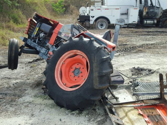 L4300E10070 - 2001 KUBO TRACTOR ORANGE photo 3