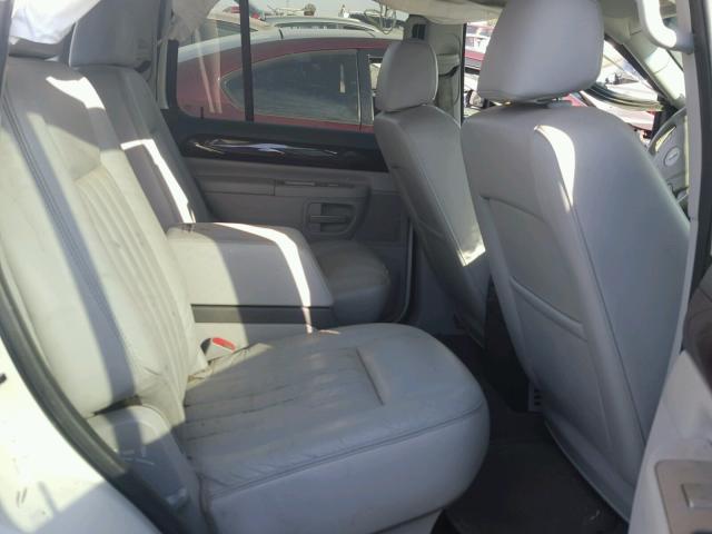 5LMEU88H04ZJ12438 - 2004 LINCOLN AVIATOR 白色 照片 6