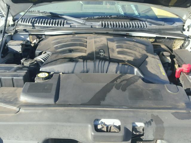 5LMEU88H04ZJ12438 - 2004 LINCOLN AVIATOR 白色 照片 7