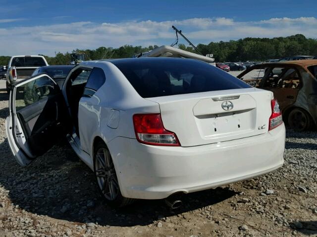 JTKJF5C75B3002782 - 2011 TOYOTA SCION TC WHITE photo 3