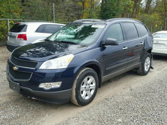 1GNKREED9BJ288046 - 2011 CHEVROLET TRAVERSE L BLUE photo 2