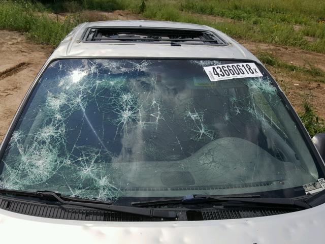 1Y1SK52831Z435123 - 2001 CHEVROLET GEO PRIZM 银色 照片 9