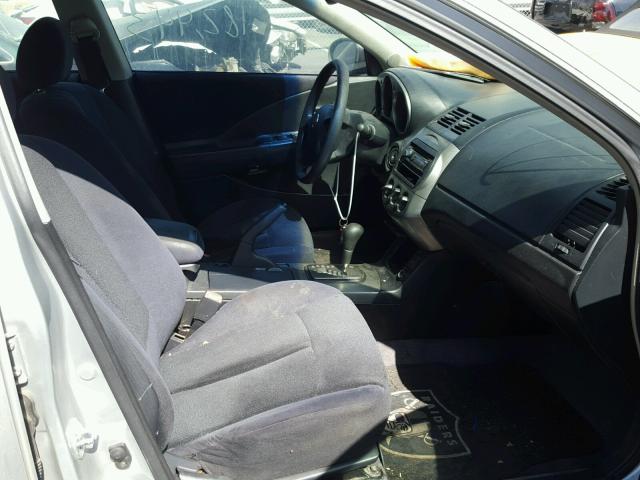 1N4AL11D13C206293 - 2003 NISSAN ALTIMA BAS SILVER photo 5