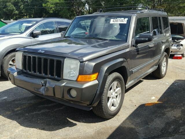 1J8HG48K06C104516 - 2006 JEEP COMMANDER GRAY photo 2