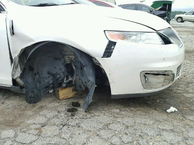 1LNHL9FT5BG604665 - 2011 LINCOLN MKS WHITE photo 9