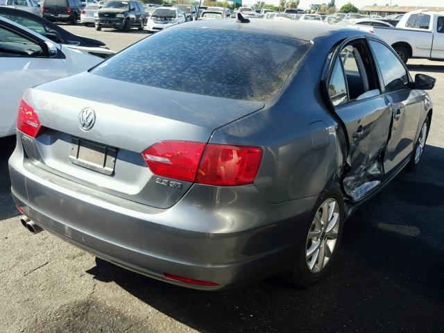 3VWDZ7AJ3BM329263 - 2011 VOLKSWAGEN JETTA SE 灰色 照片 4