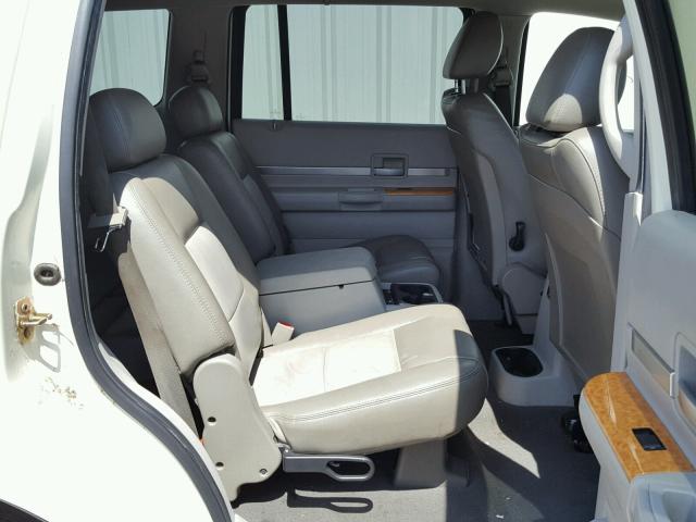 1A8HX58N17F506870 - 2007 CHRYSLER ASPEN LIMI WHITE photo 6