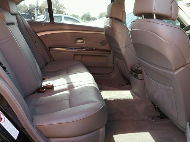 WBAHN83527DT70523 - 2007 BMW 750 SILVER photo 6