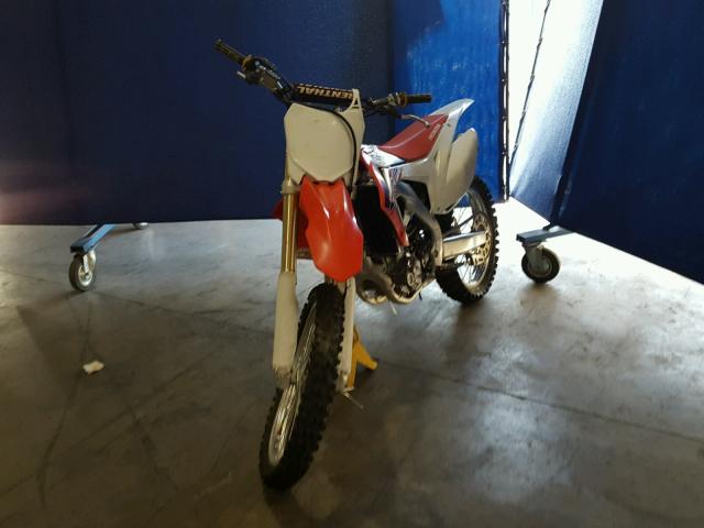 JH2PE0535GK501278 - 2016 HONDA CRF450 R TWO TONE photo 2