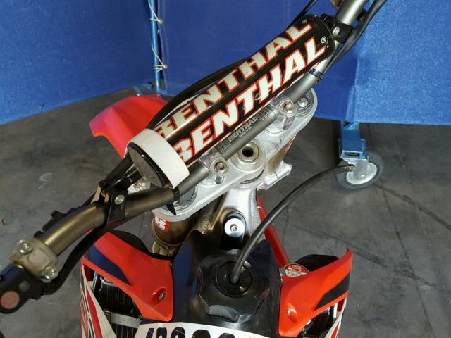 JH2PE0535GK501278 - 2016 HONDA CRF450 R TWO TONE photo 8