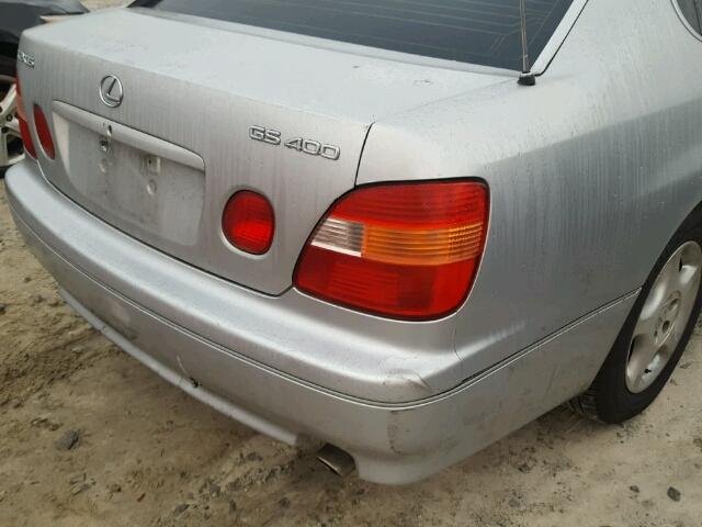 JT8BH68X7W0010859 - 1998 LEXUS GS 银色 照片 9