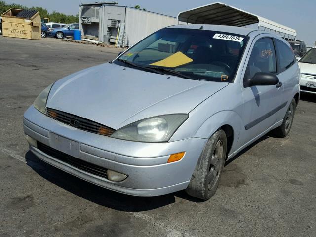 3FAFP31Z13R140220 - 2003 FORD FOCUS ZX3 SILVER photo 2