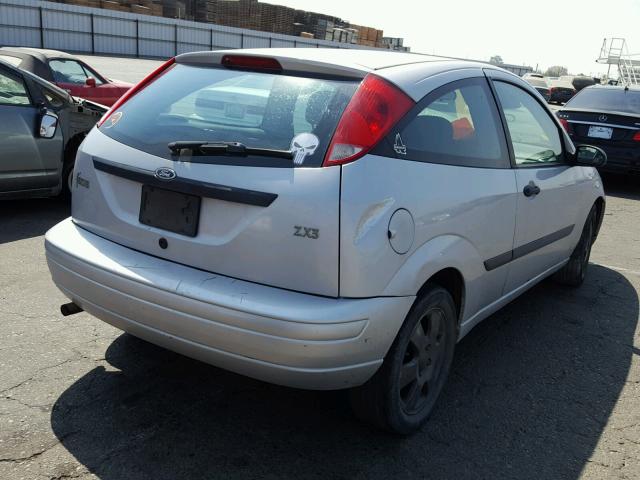 3FAFP31Z13R140220 - 2003 FORD FOCUS ZX3 SILVER photo 4