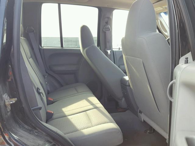 1J8GL38K16W213812 - 2006 JEEP LIBERTY RE BLACK photo 6