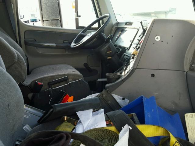 1FUJA6CK89LAD2795 - 2009 FREIGHTLINER CONVENTION WHITE photo 5