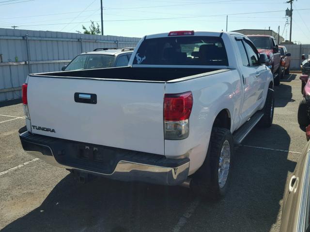 5TFRM5F1XBX029931 - 2011 TOYOTA TUNDRA DOU WHITE photo 4