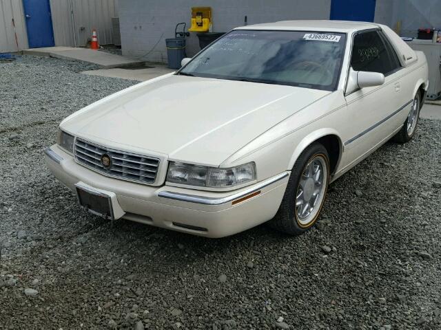 1G6EL12Y32B100657 - 2002 CADILLAC ELDORADO CREAM photo 2