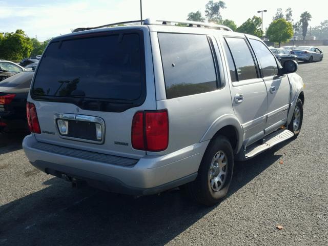 5LMRU27L7XLJ03957 - 1999 LINCOLN NAVIGATOR Silber Foto 4