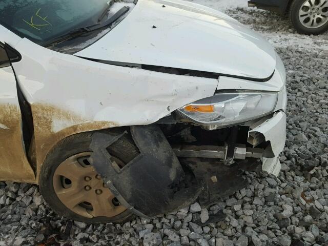 1C3CDFAAXFD338216 - 2015 DODGE DART SE WHITE photo 9