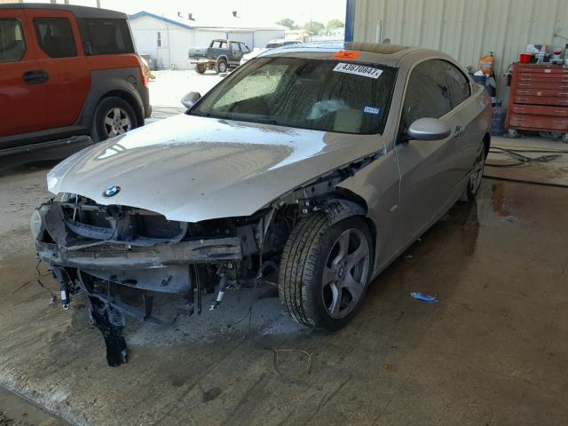 WBAWC33557PD06638 - 2007 BMW 328 GRAY photo 2
