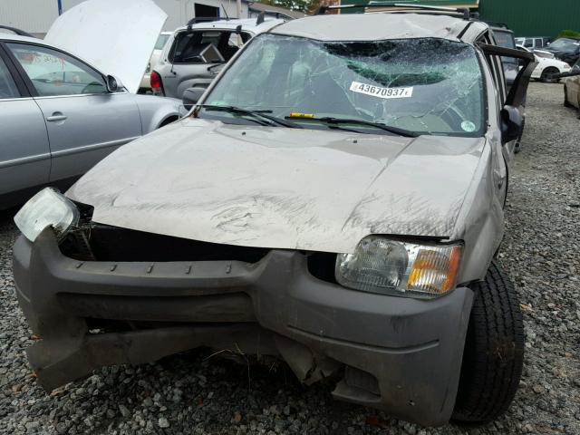 1FMYU02161KB71494 - 2001 FORD ESCAPE SILVER photo 2