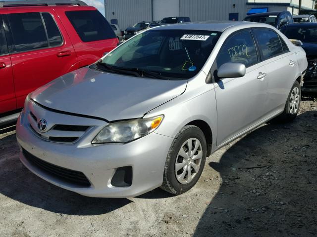 2T1BU4EE7BC612214 - 2011 TOYOTA COROLLA BA SILVER photo 2