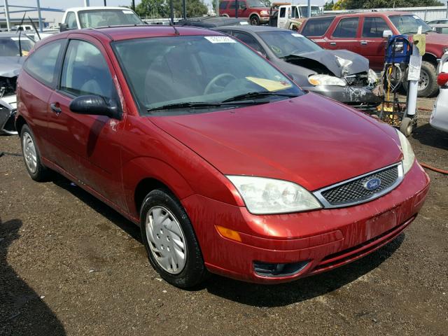 3FAFP31N85R152865 - 2005 FORD FOCUS ZX3 RED photo 1