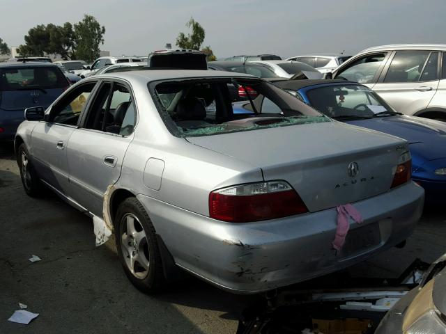 19UUA56693A017063 - 2003 ACURA 3.2TL SILVER photo 3