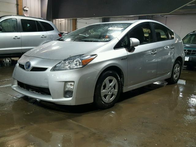 JTDKN3DUXB0321135 - 2011 TOYOTA PRIUS SILVER photo 2